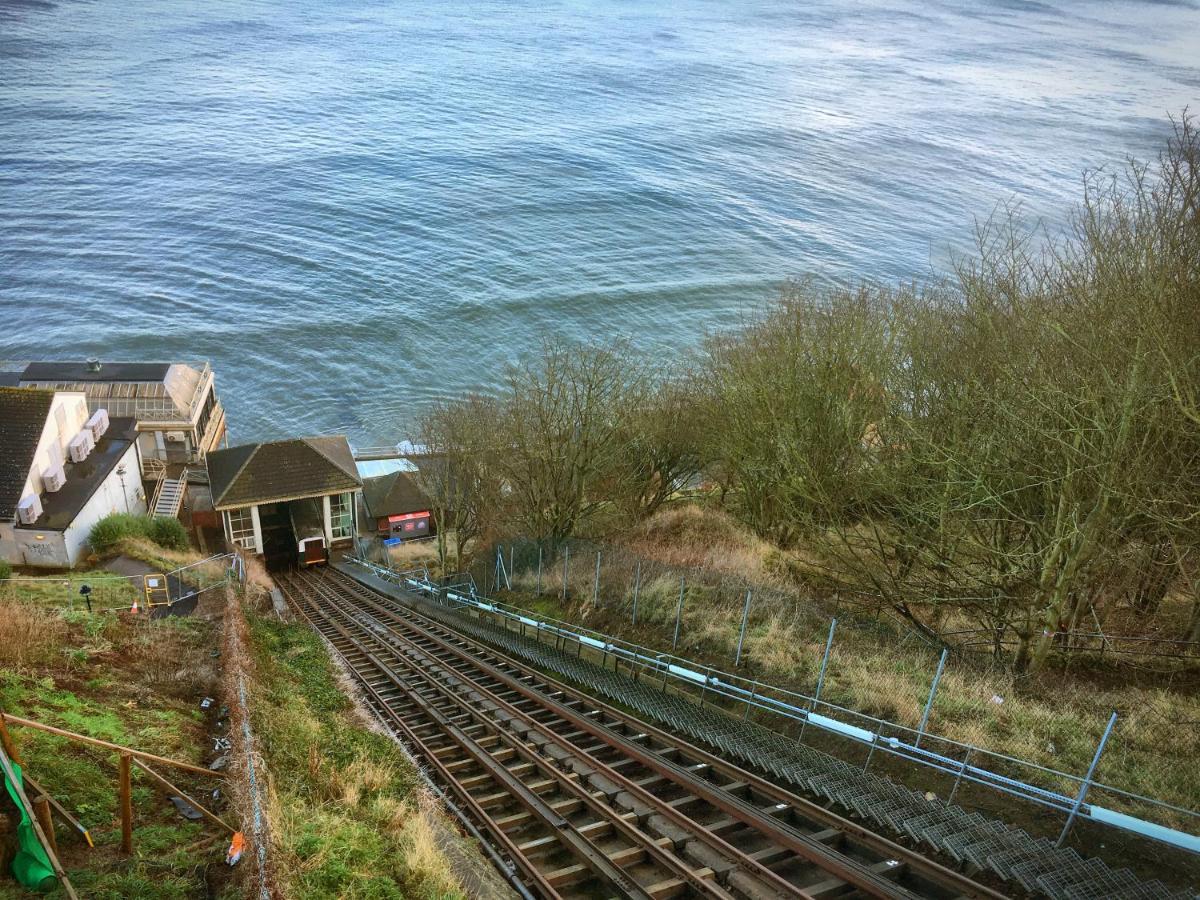 Appartement Penthouse, Private Balcony, Superb Views, Lift, Reserved Free Parking Scarborough
