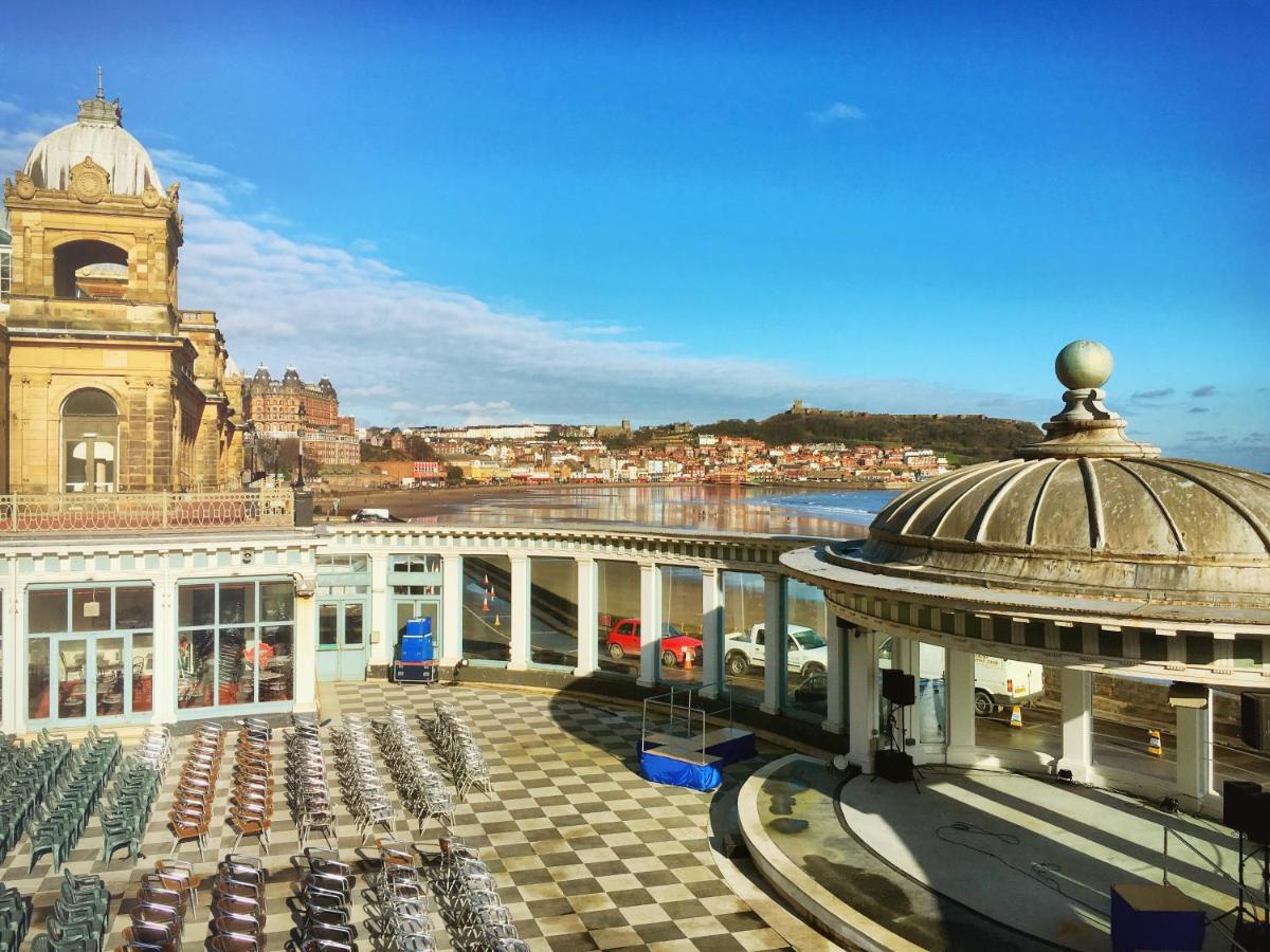 Penthouse, Private Balcony, Superb Views, Lift, Reserved Free Parking *